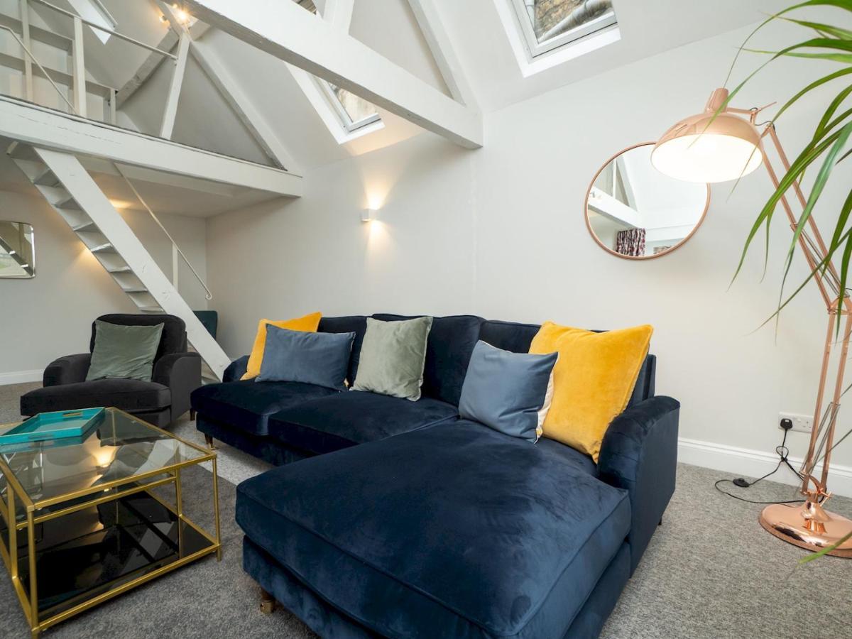 Pass The Keys Stunning 2 Bed With On Premises Parking